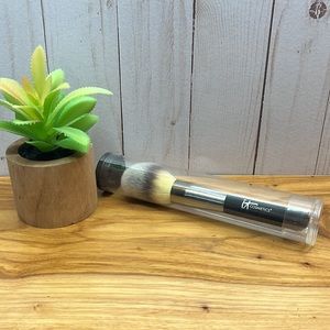 IT Cosmetics Heavenly Luxe Wand Ball Powder Brush #8